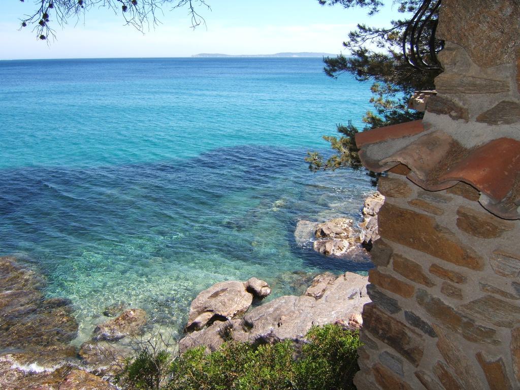 Les Lauriers Roses Aparthotel Rayol-Canadel-sur-Mer Exterior photo