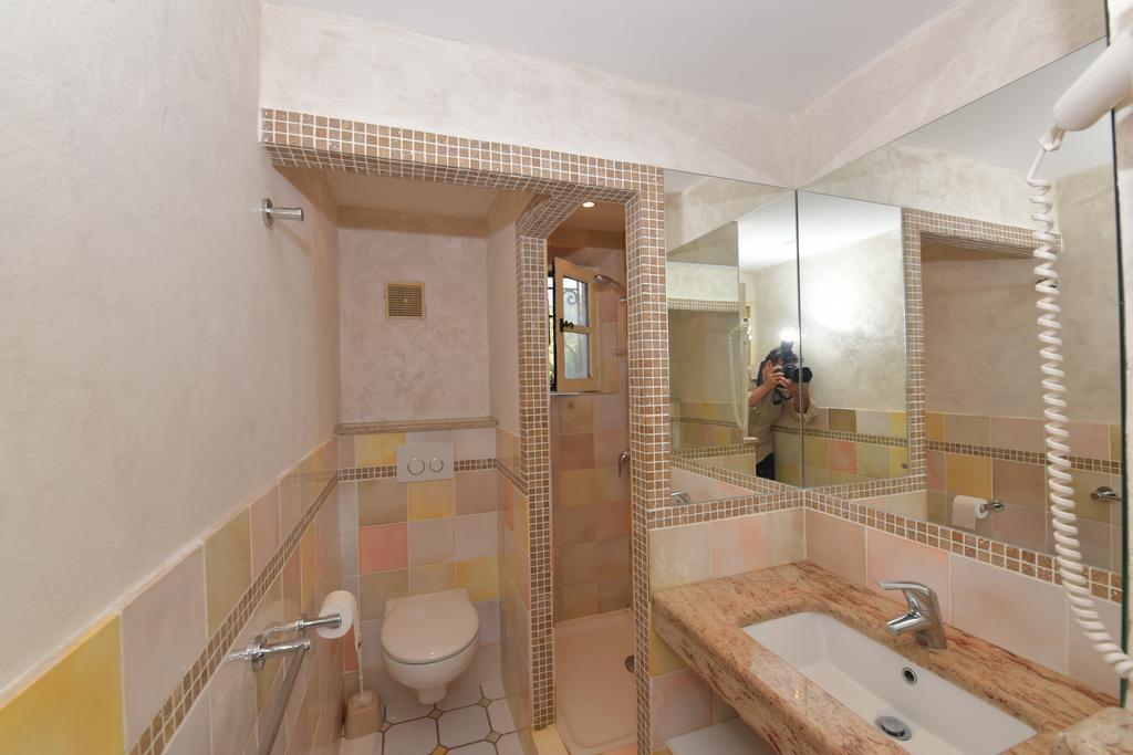 Les Lauriers Roses Aparthotel Rayol-Canadel-sur-Mer Exterior photo