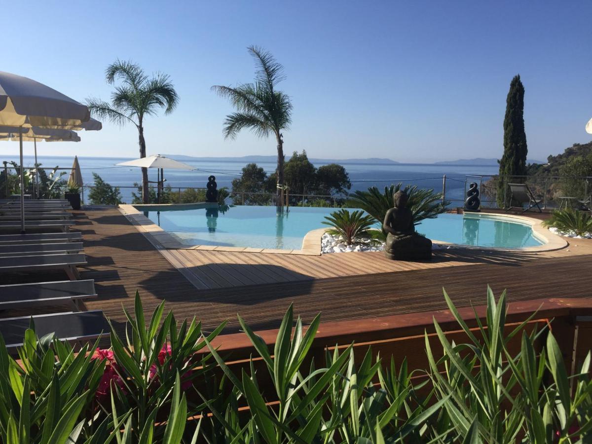 Les Lauriers Roses Aparthotel Rayol-Canadel-sur-Mer Exterior photo